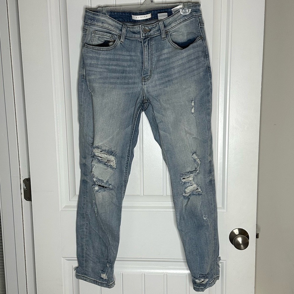 Blue jeans w/ holes